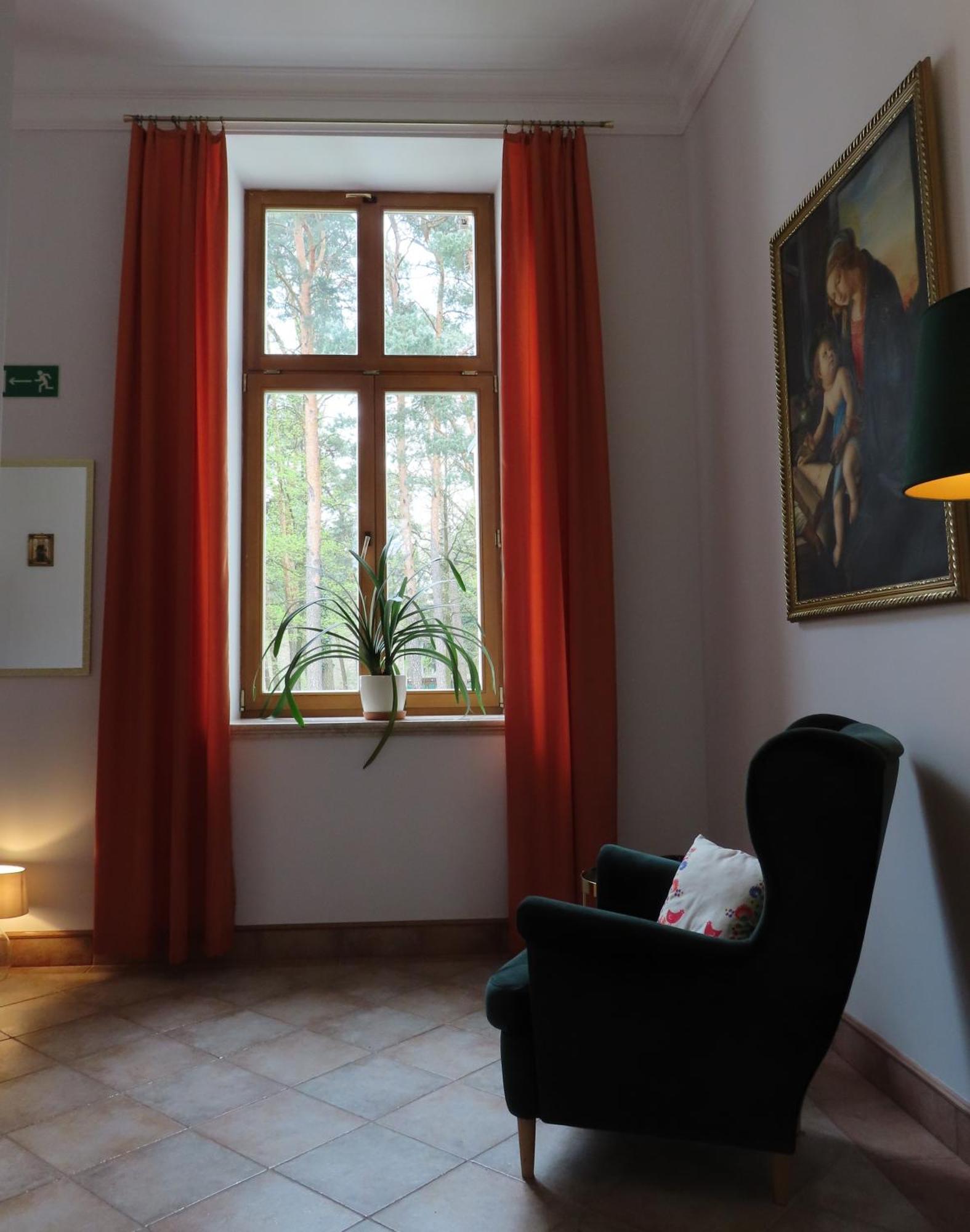 Hotel Dobry Zakatek Dom Rekolekcyjny à Konstancin-Jeziorna Extérieur photo