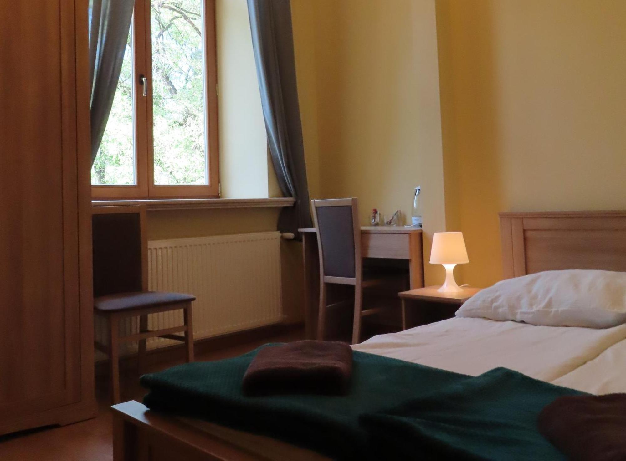 Hotel Dobry Zakatek Dom Rekolekcyjny à Konstancin-Jeziorna Extérieur photo