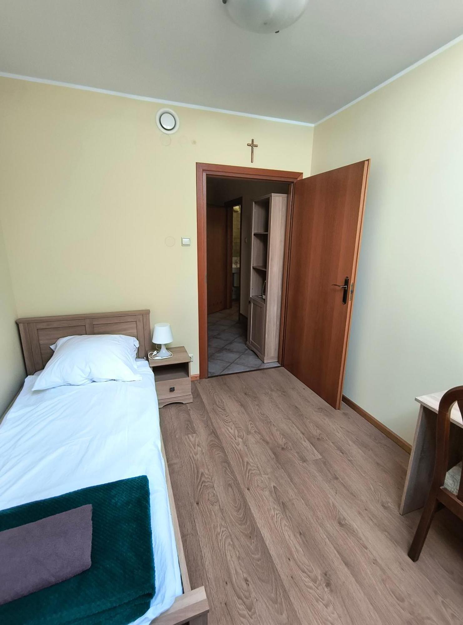 Hotel Dobry Zakatek Dom Rekolekcyjny à Konstancin-Jeziorna Extérieur photo
